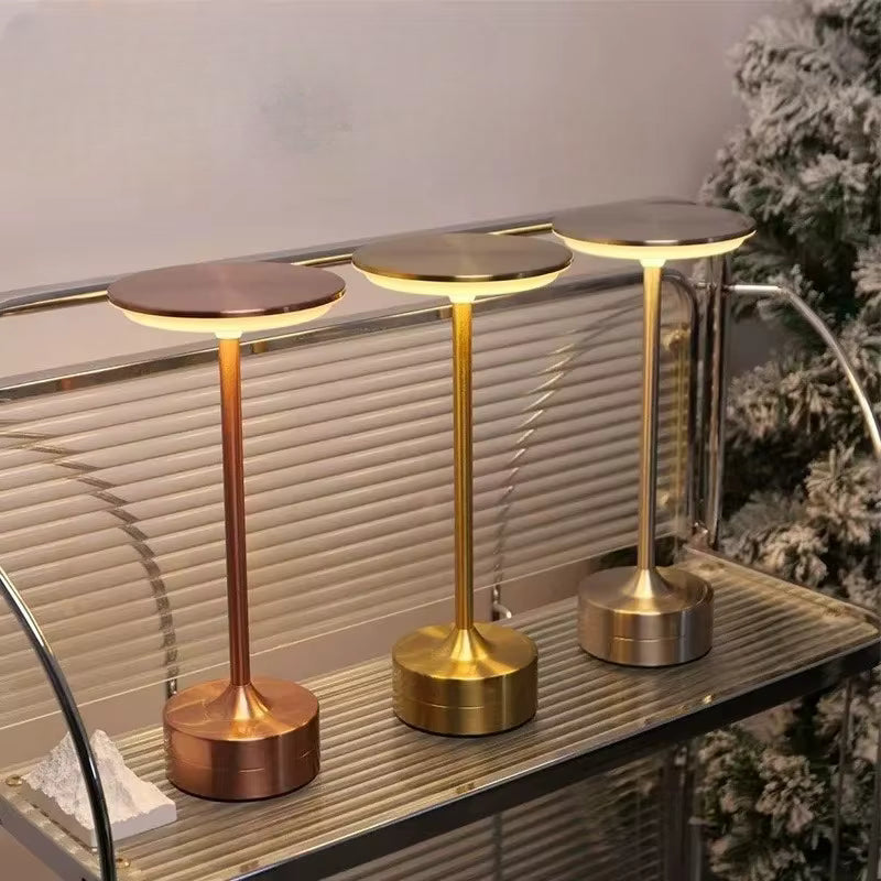 Lámpara de mesa de latón art déco Amberlin