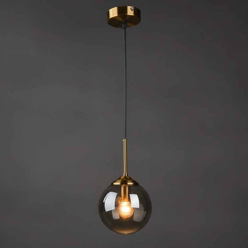 Lámpara colgante Orbelle Art Déco de latón con globo de cristal
