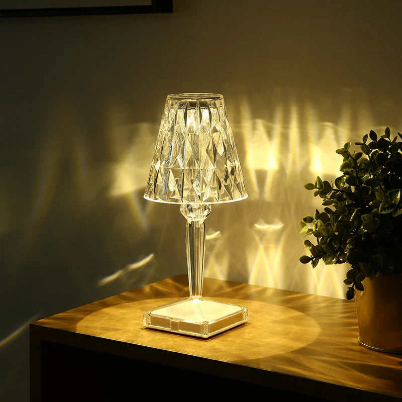 Lámpara de mesa Prismara de cristal facetado sin cable