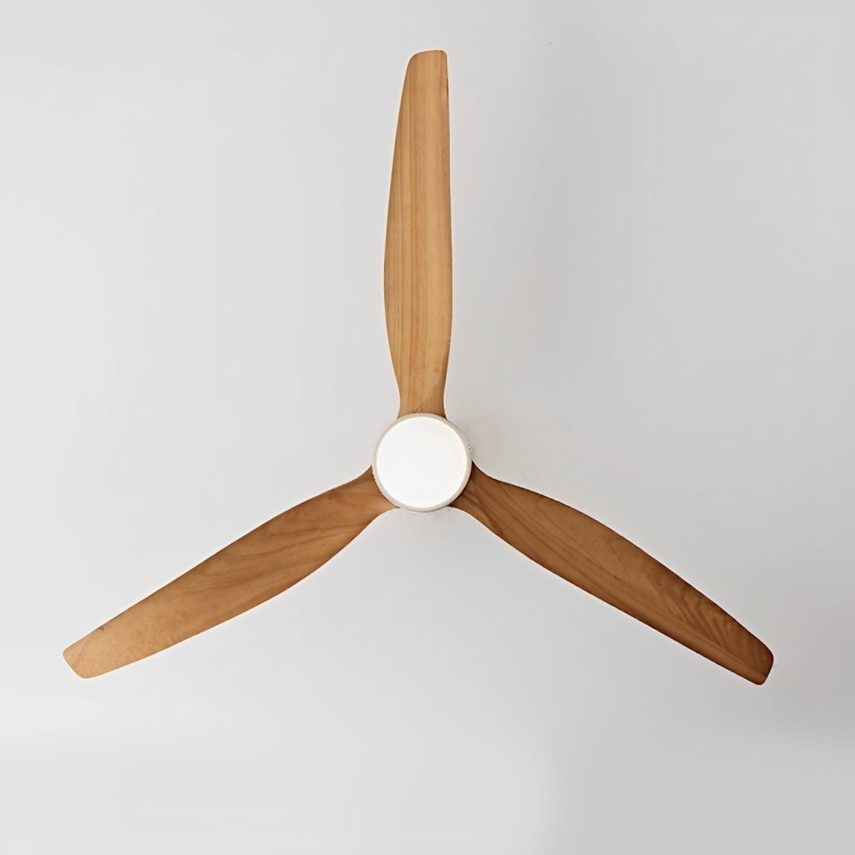 Luz de ventilador de techo LED con acabado en madera moderna