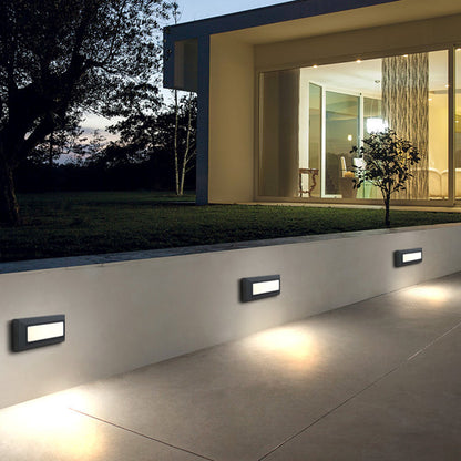 Luz moderna LED para terraza y escalones exteriores