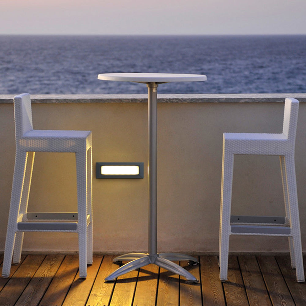 Luz moderna LED para terraza y escalones exteriores
