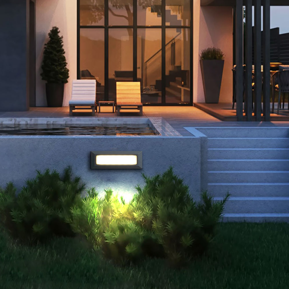 Luz moderna LED para terraza y escalones exteriores