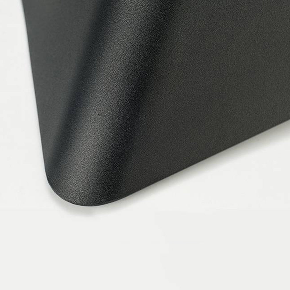 Lámpara de pared exterior minimalista de metal en forma de triángulo