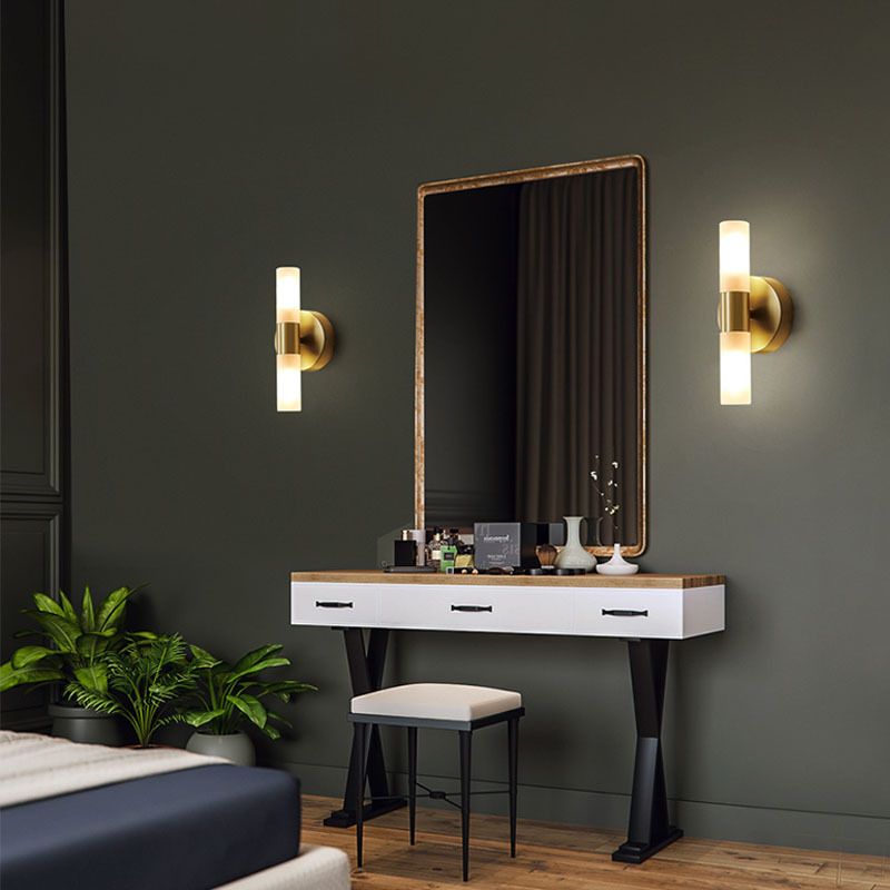 Lámpara de pared LED dorada moderna