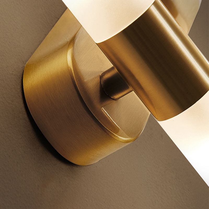 Lámpara de pared LED dorada moderna