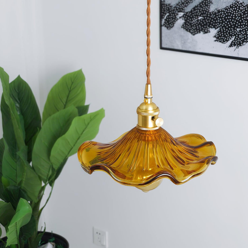 Lámpara colgante de vidrio con diseño floral