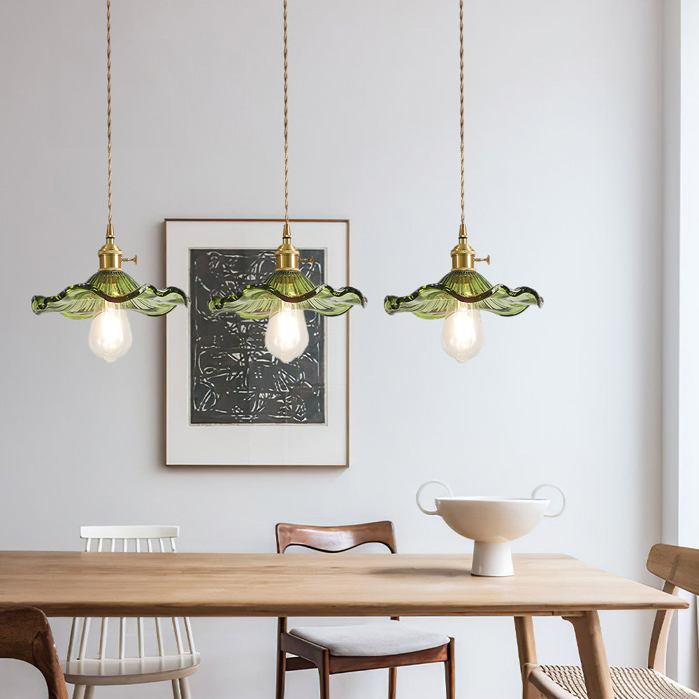 Lámpara colgante de vidrio con diseño floral