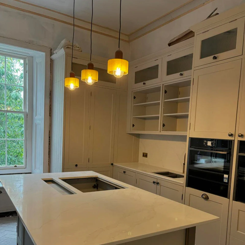 Lámpara colgante pequeña de vidrio en estilo Bauhaus