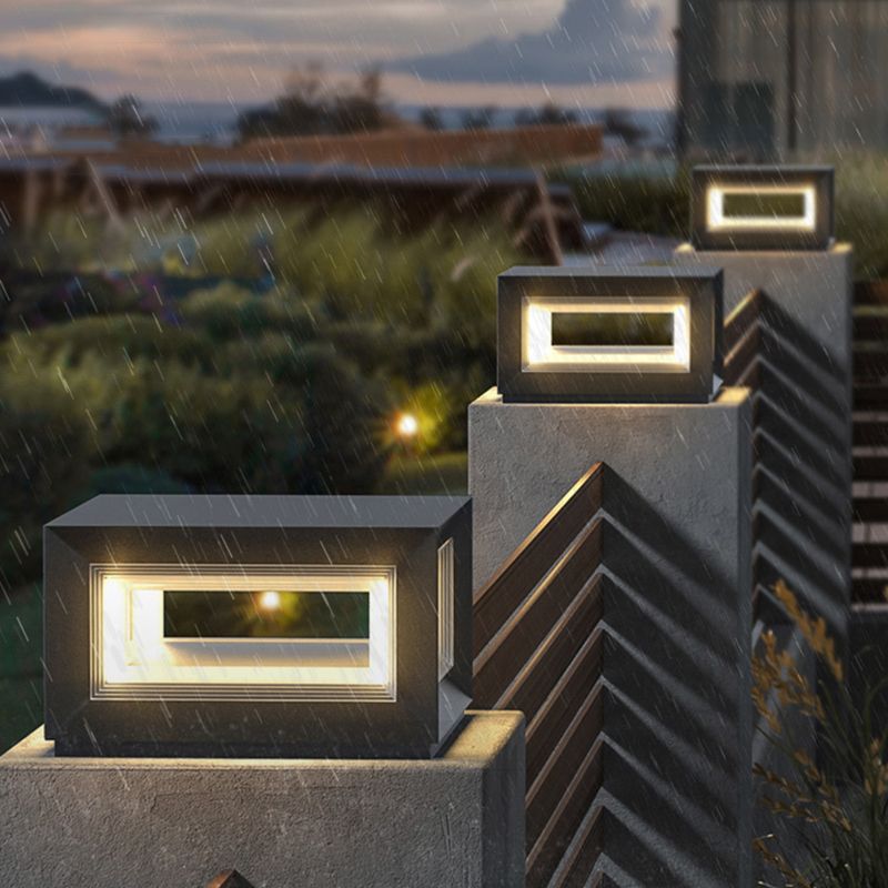 Luz de poste exterior moderna con cubo LED