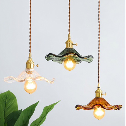 Lámpara colgante de vidrio con diseño floral