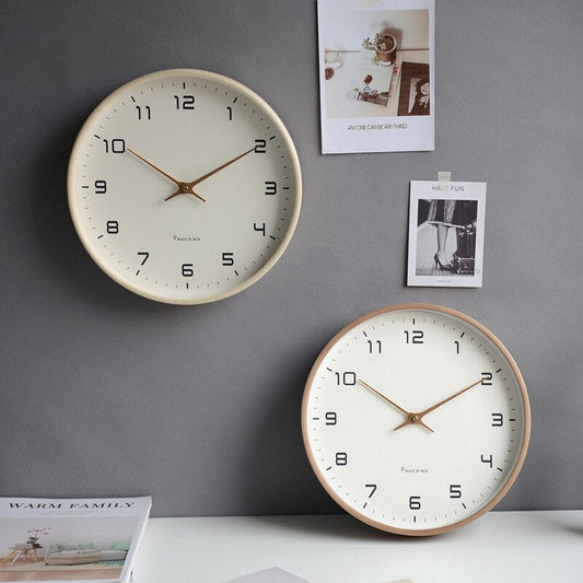 Reloj de pared de madera escandinavo con estilo