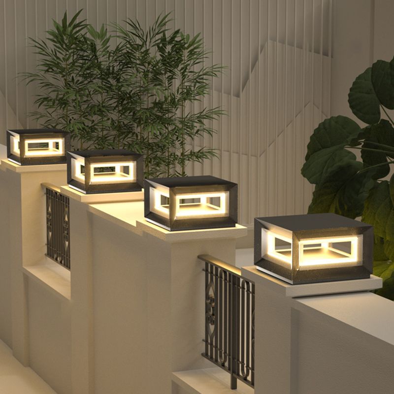 Luz de poste exterior moderna con cubo LED