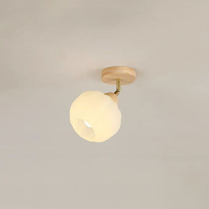 Foco de techo minimalista en crema y madera