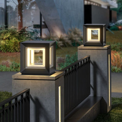 Luz de poste exterior moderna con cubo LED
