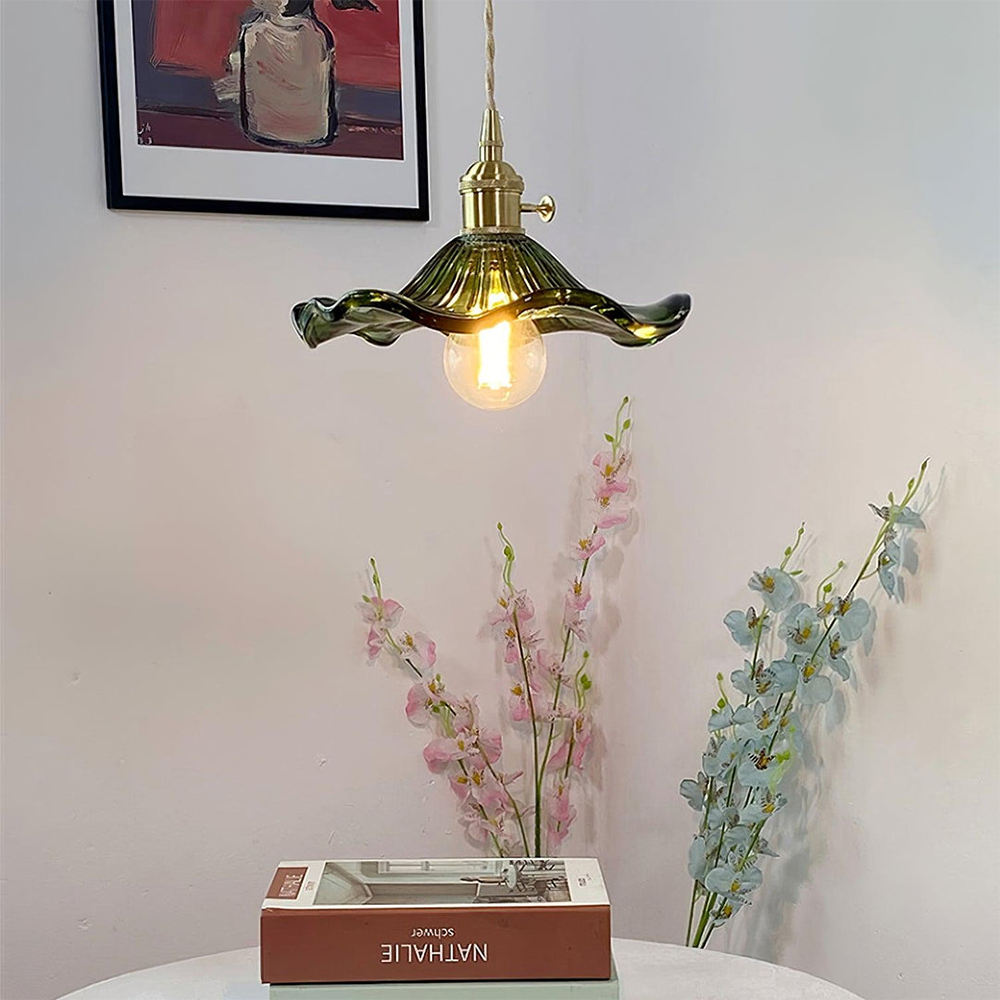 Lámpara colgante de vidrio con diseño floral