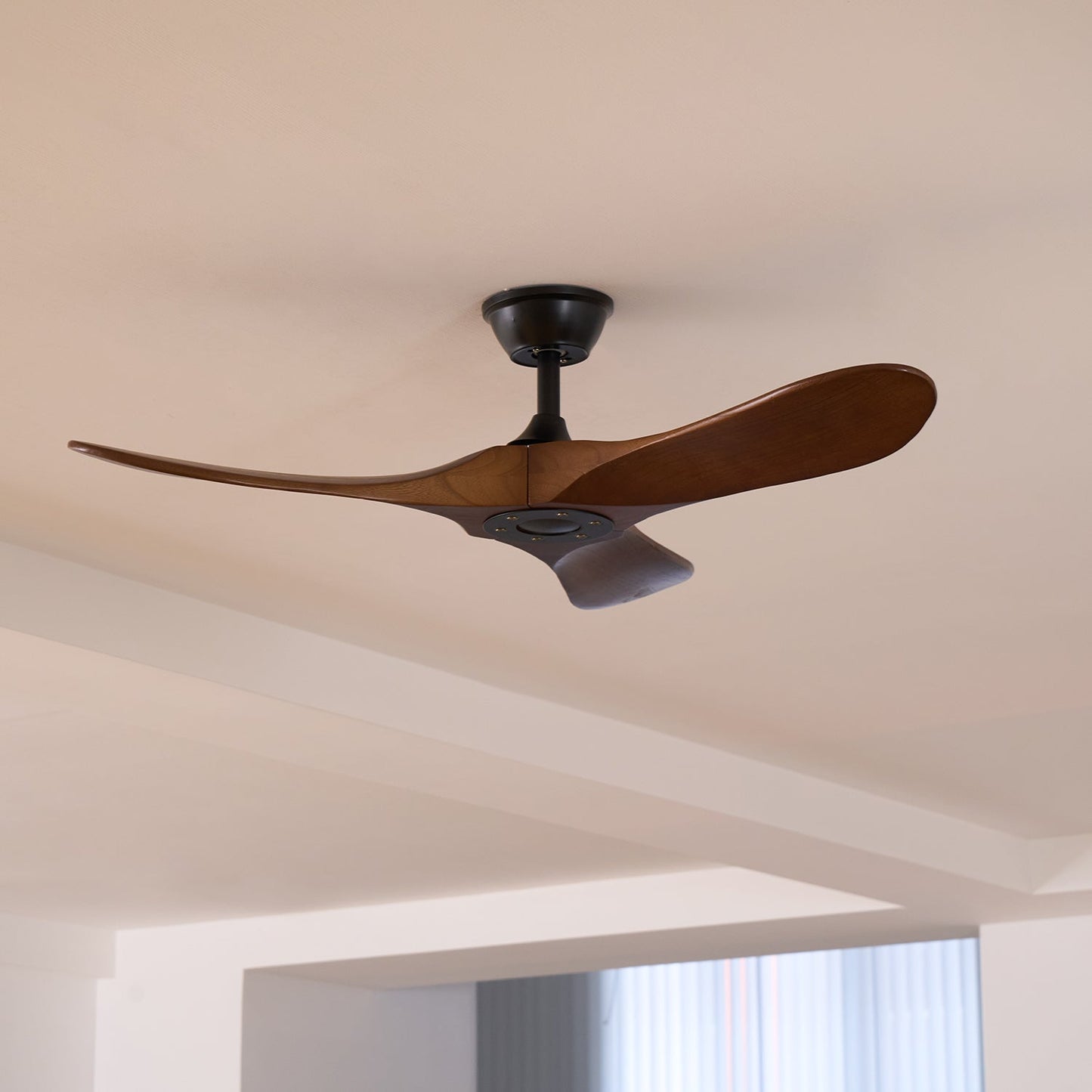Ventilador de techo moderno de madera