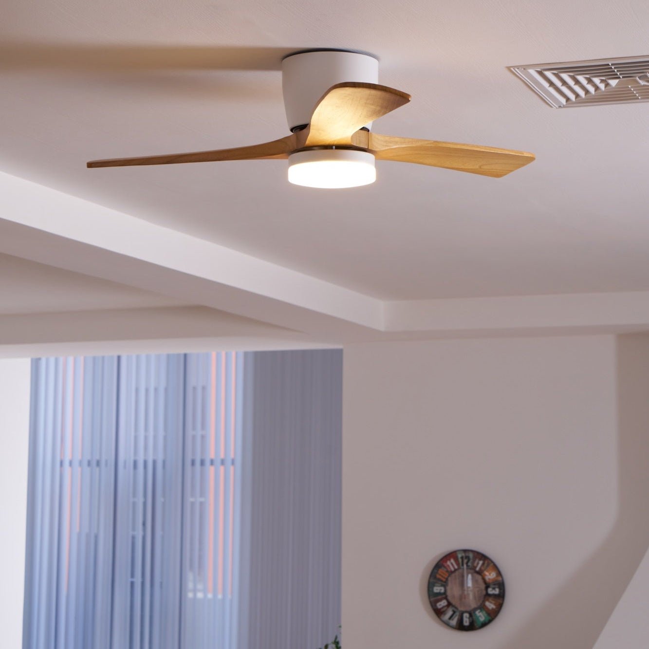 Ventilador de techo moderno de madera con luz LED