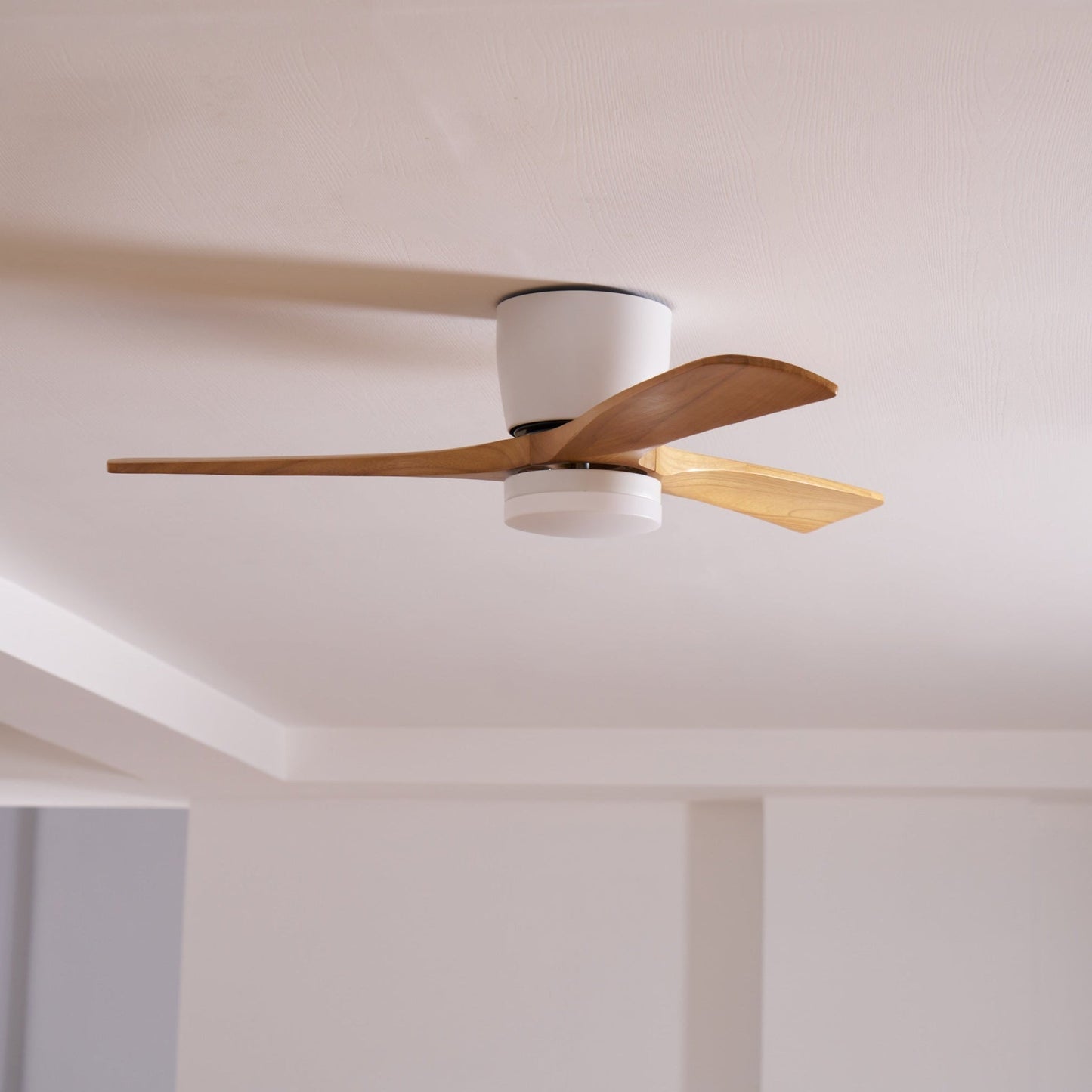 Ventilador de techo moderno de madera con luz LED