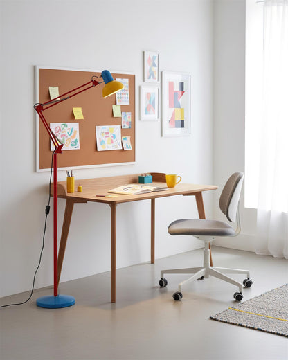 Lámpara de pie moderna artística