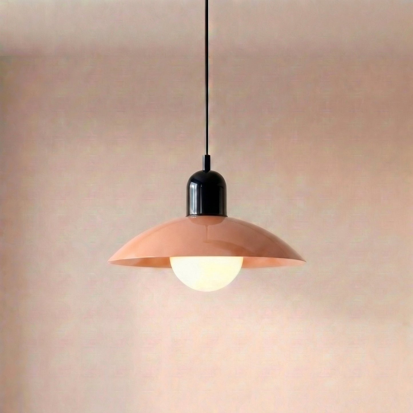 Lámpara colgante moderna con diseño de color