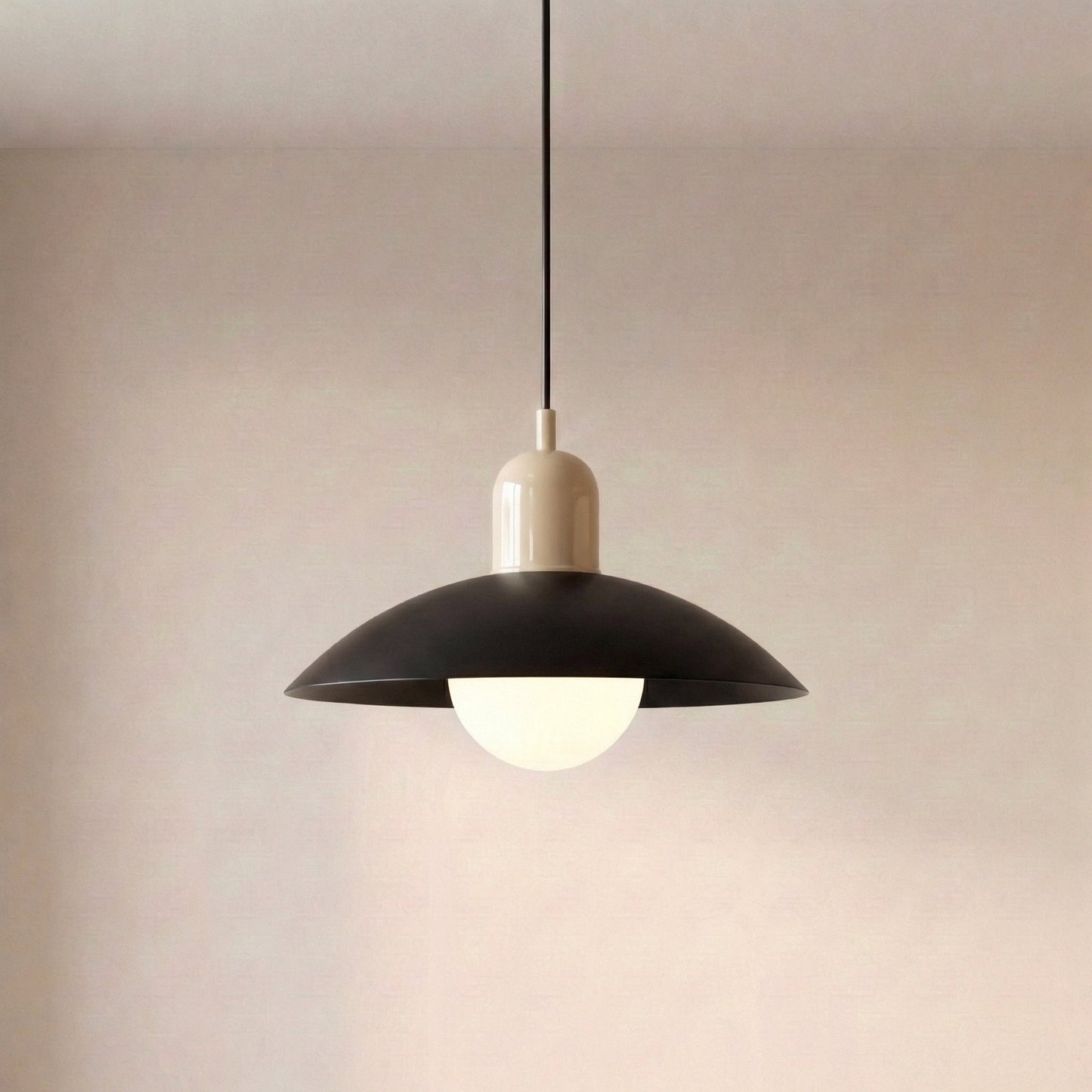 Lámpara colgante moderna con diseño de color