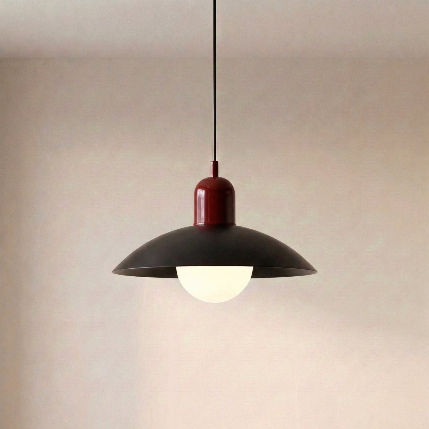 Lámpara colgante moderna con diseño de color