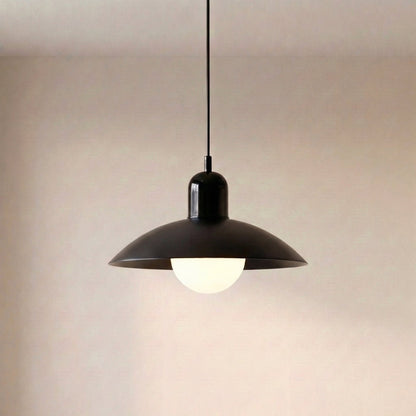 Lámpara colgante moderna con diseño de color