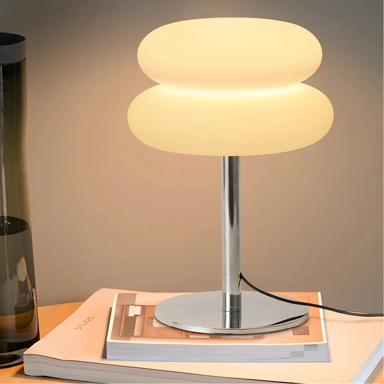 Lámpara de mesa LED moderna