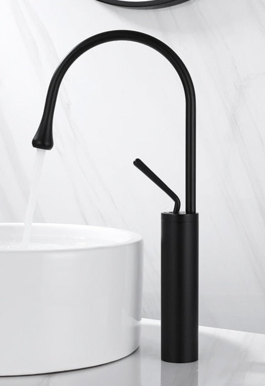Grifo elegante para lavabo – Diseño moderno y artesanía de alta calidad