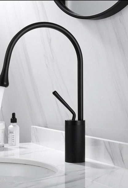Grifo elegante para lavabo – Diseño moderno y artesanía de alta calidad
