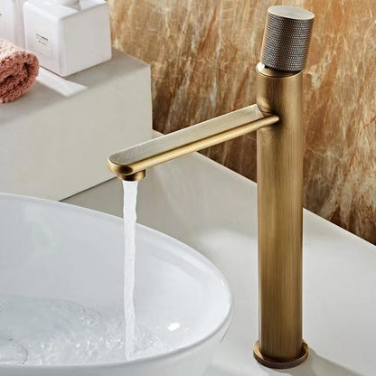 Grifo mezclador de lavabo de un solo orificio Onyxbrel industrial en latón cepillado antiguo