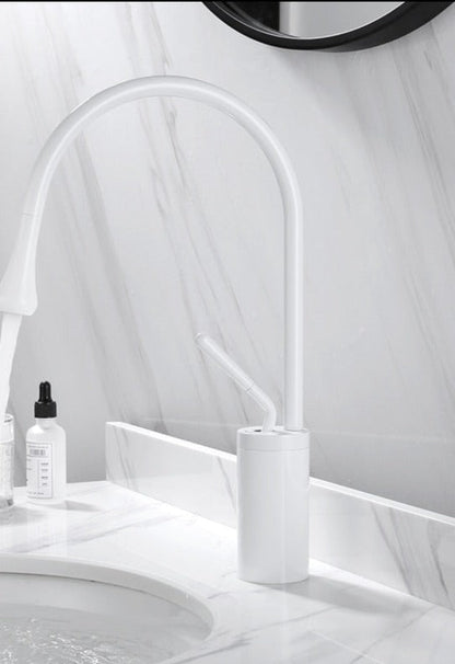 Grifo elegante para lavabo – Diseño moderno y artesanía de alta calidad