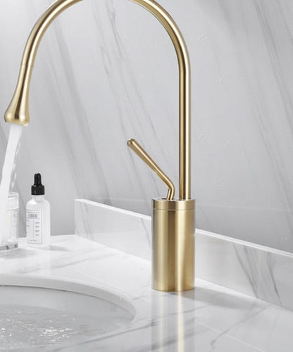Grifo elegante para lavabo – Diseño moderno y artesanía de alta calidad