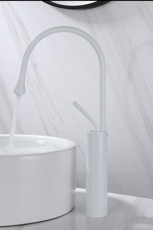 Grifo elegante para lavabo – Diseño moderno y artesanía de alta calidad