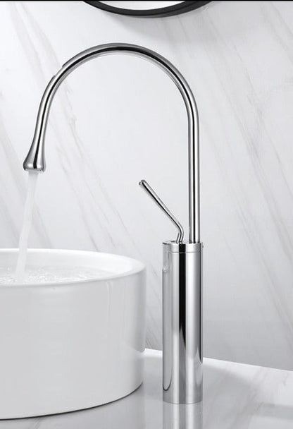 Grifo elegante para lavabo – Diseño moderno y artesanía de alta calidad