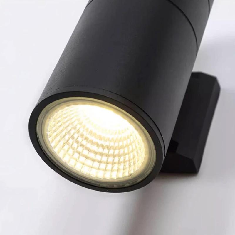Luz de pared exterior LED moderna impermeable con movimiento hacia arriba y hacia abajo