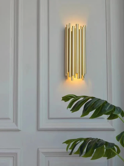 Lámpara de pared moderna de tubo de latón