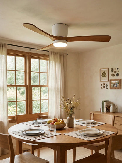 Ventilador de techo moderno con luz y hélice de madera