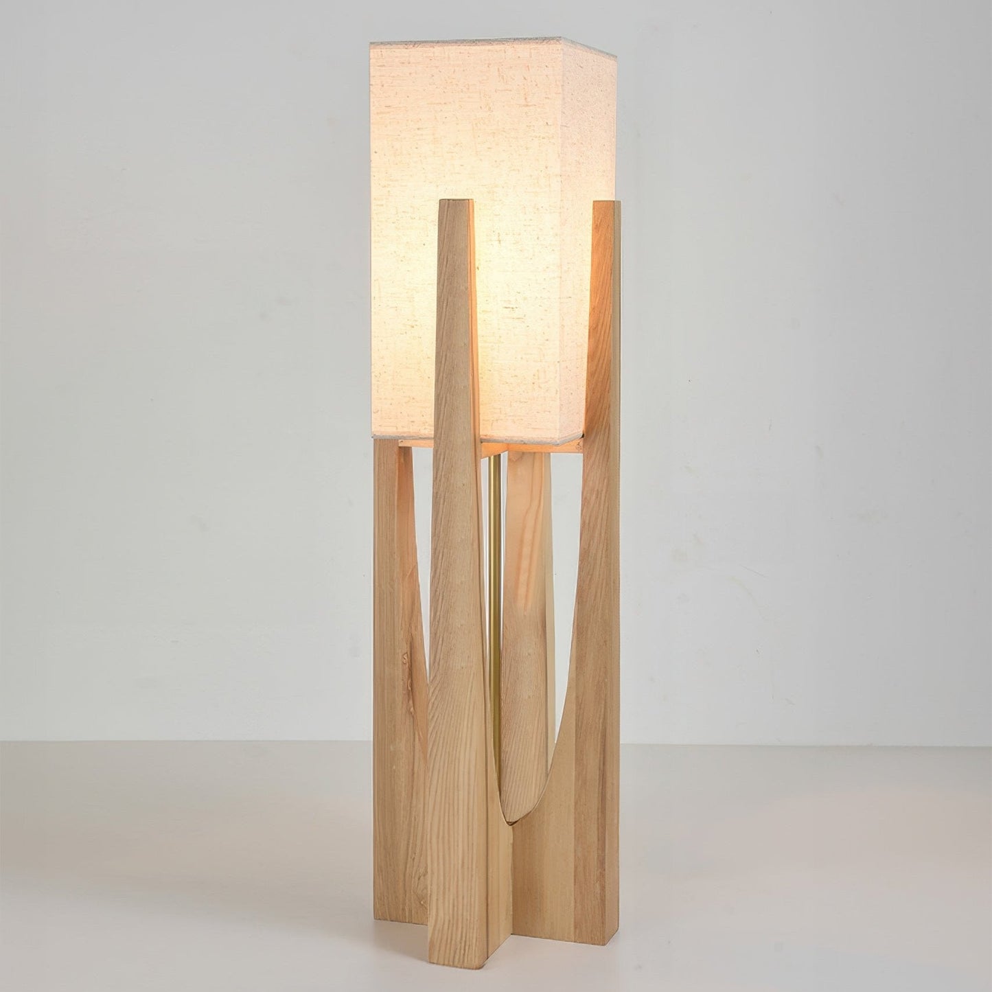 Lámpara de pie minimalista de madera