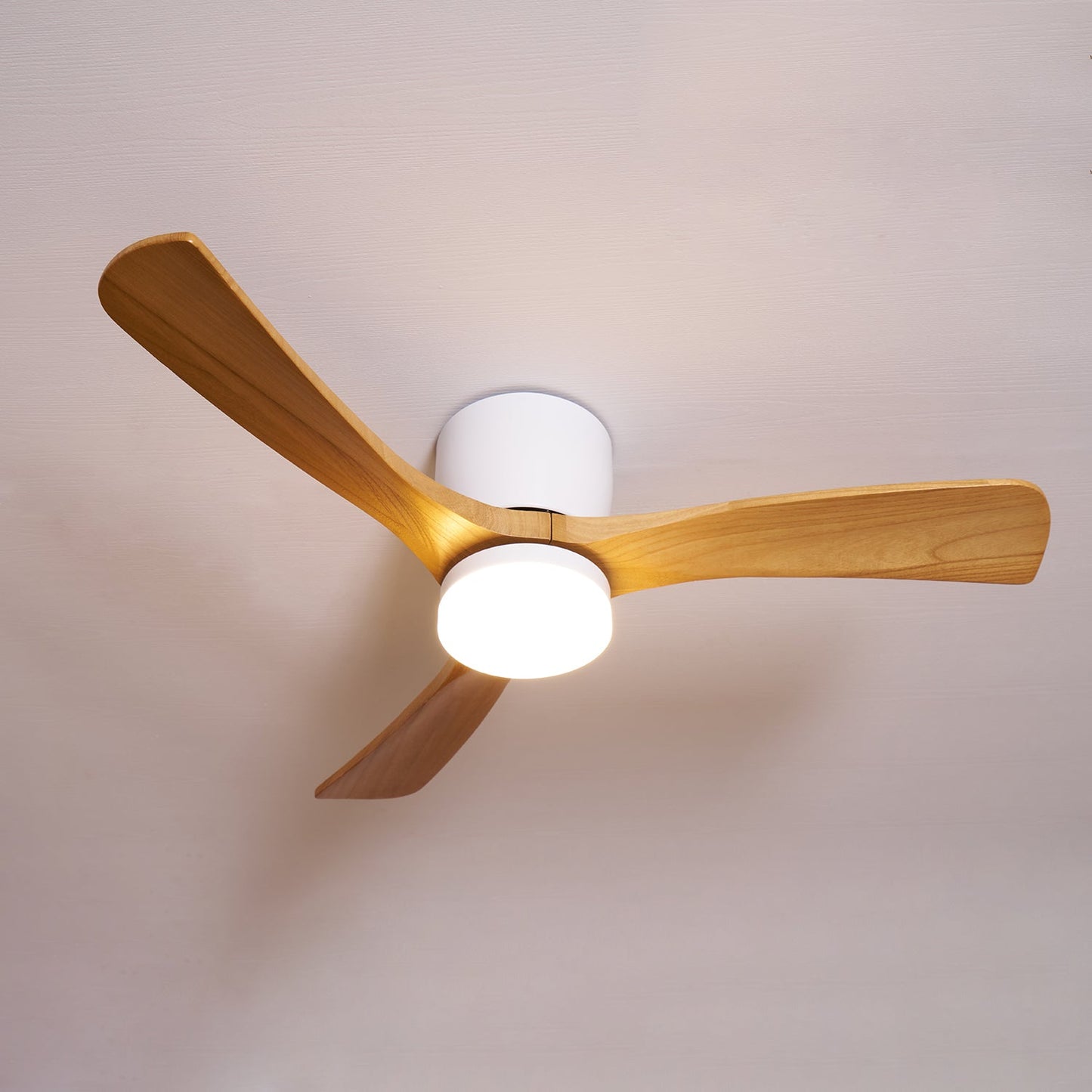 Ventilador de techo moderno de madera con luz LED