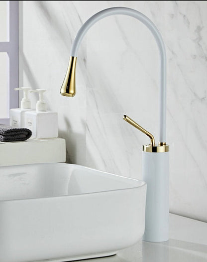 Grifo elegante para lavabo – Diseño moderno y artesanía de alta calidad