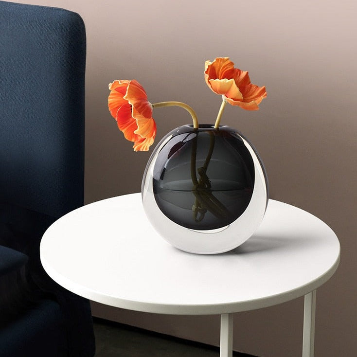 Jarrón de Vidrio Elegante – Arte y Artesanía Atemporales