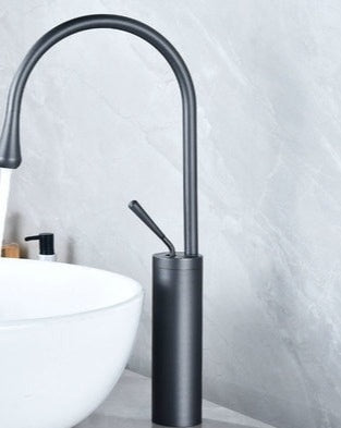 Grifo elegante para lavabo – Diseño moderno y artesanía de alta calidad
