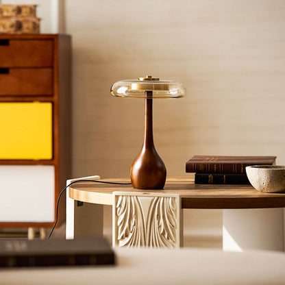 Lámpara de mesa de nogal Quilven Mid-Century