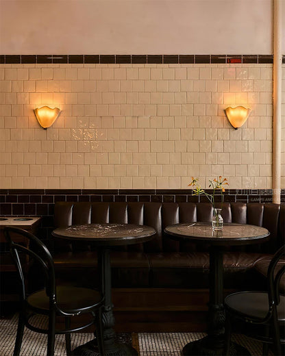 Lámpara de pared de vidrio en forma de pétalo