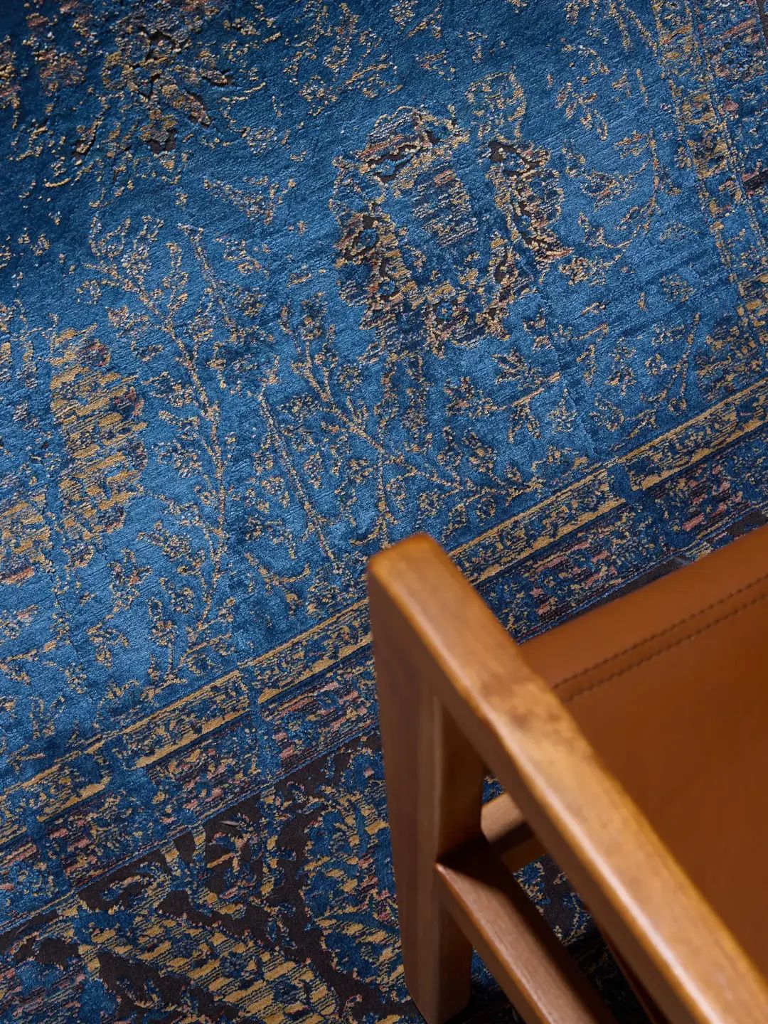 Alfombra vintage azul para sala de estar
