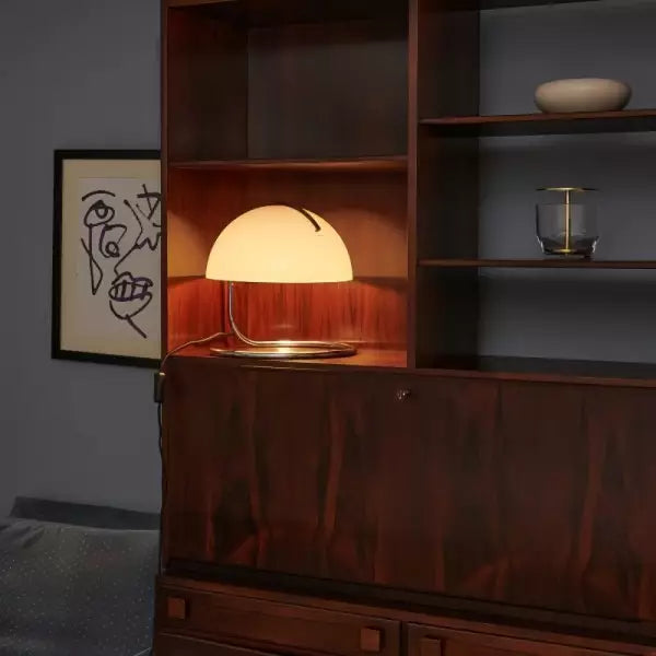 Lámpara de mesa posmoderna de metal y vidrio