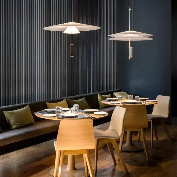 Lámpara colgante escultórica de múltiples capas