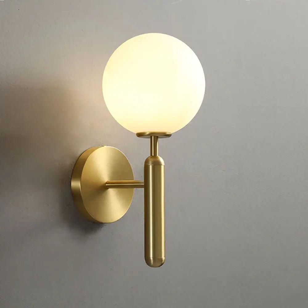 Aplique de pared moderno Ophira con esfera de vidrio